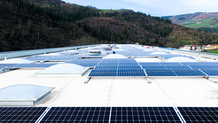 Soraluce instala 820 placas fotovoltaicas que suponen el 23% de la generación de energía necesaria